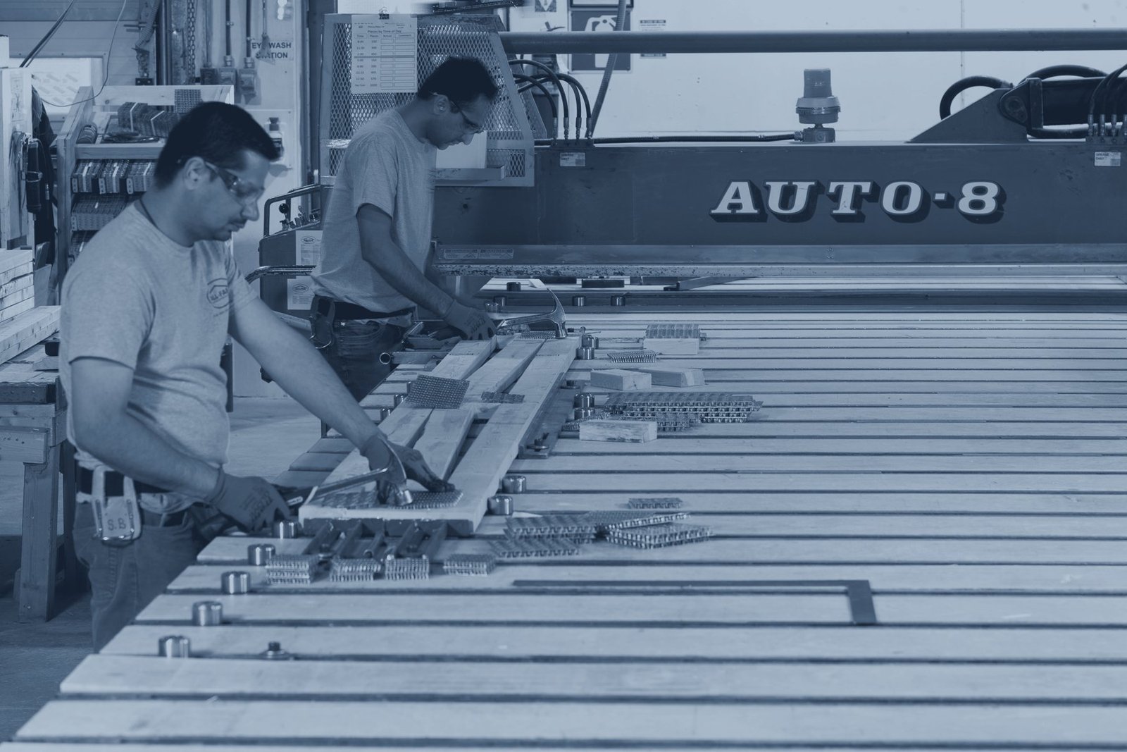 Assembling trusses on the Auto-8 table