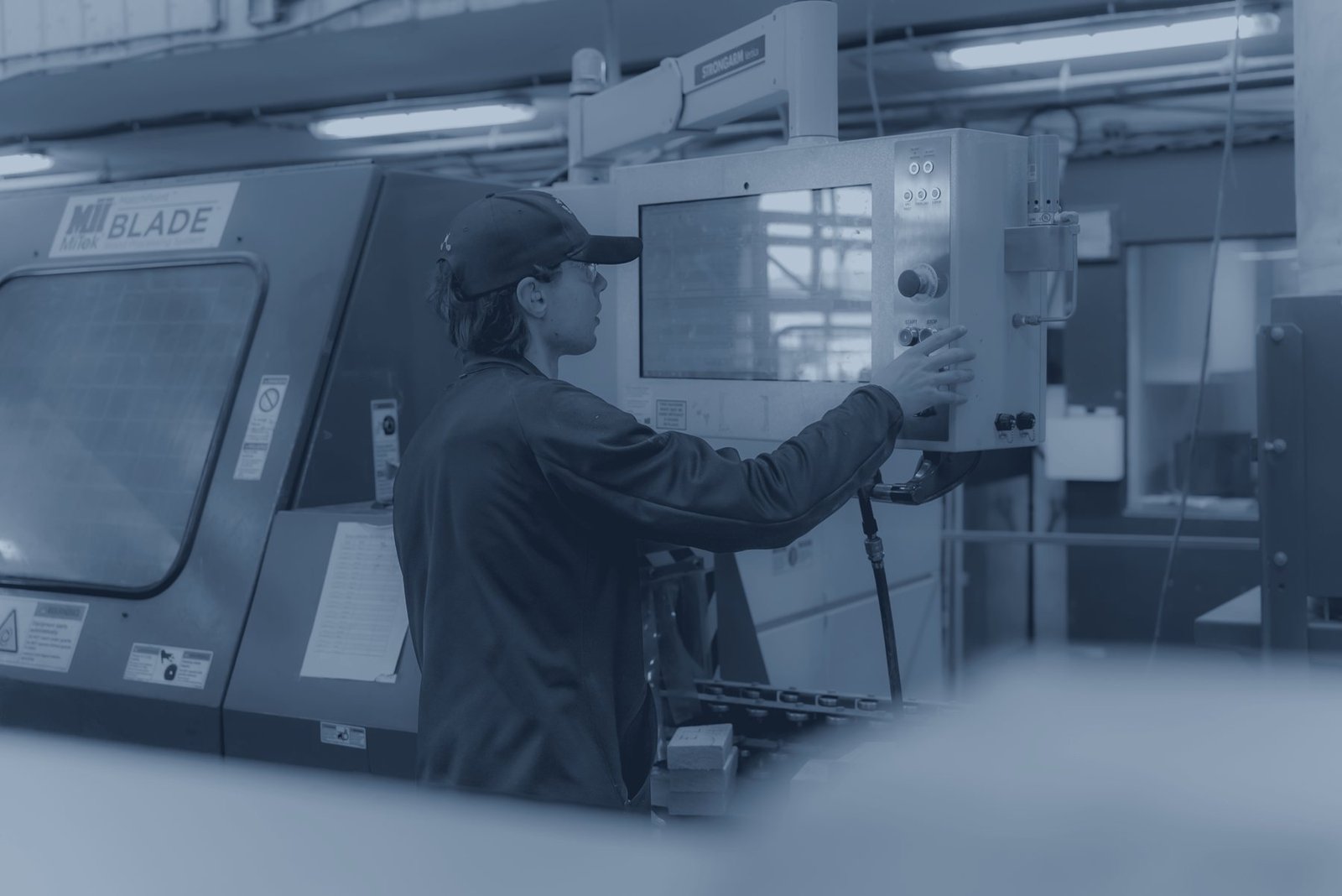 A saw operator at the cutting line